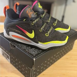 Nike Women's Multicolor Athletic Shoes